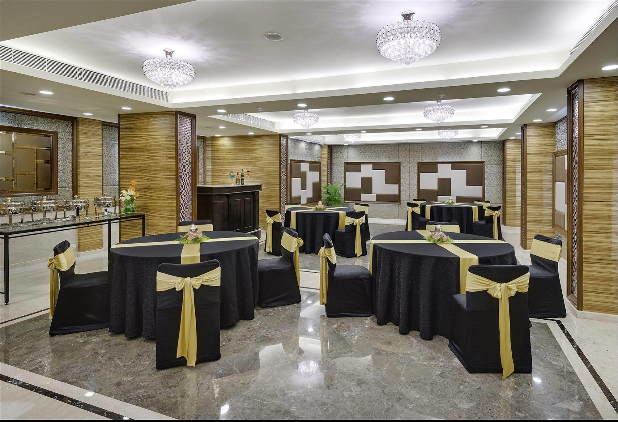 Kenilworth Hotel, Kolkata Luaran gambar